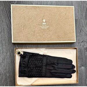 Gucci Vintage Woven Black Leather Gloves